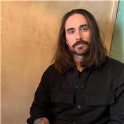 No grammar prison. Real talk, real speed, real results. Get dangerous in English/Spanish.